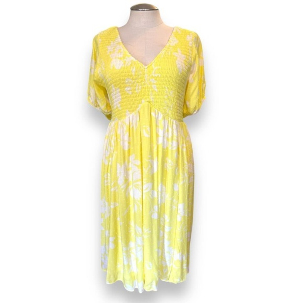 Torrid 2 (2X) Sunny Yellow Floral Midi‎ Swiss Dot Smocked Bust Dress w/Pockets